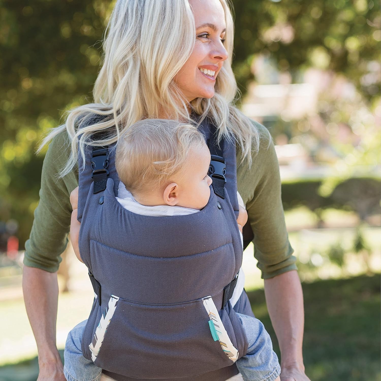 Infantino Cuddle up Carrier - Ergonomic Fox-Themed Face-In Front Carry and Back Carry with Removable Character Hood for Infants and Toddlers 12-40 Lbs